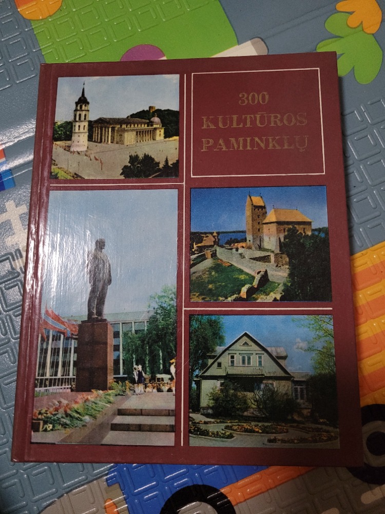 300 kultūros paminklų