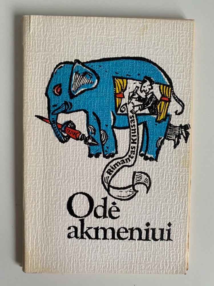 ODĖ AKMENIUI