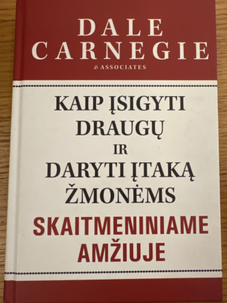 Kaip įsigyti draugų ir daryti įraką žmonėms skaitmeniniame amžiuje