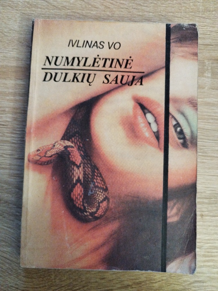 Numylėtinė. Dulkių sauja