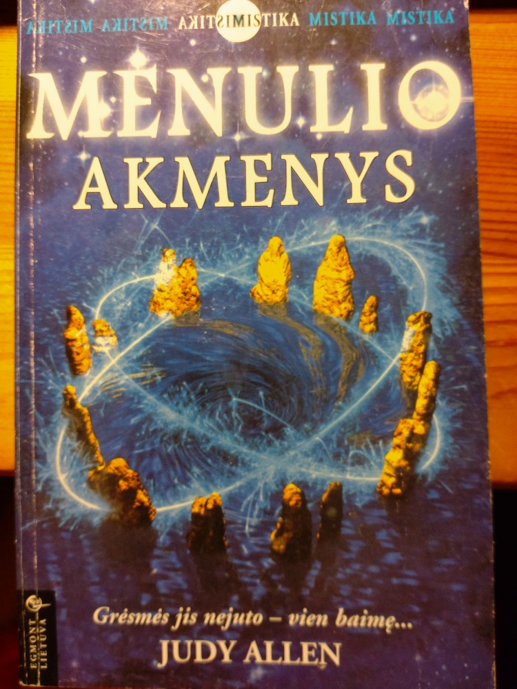 MĖNULIO AKMENYS