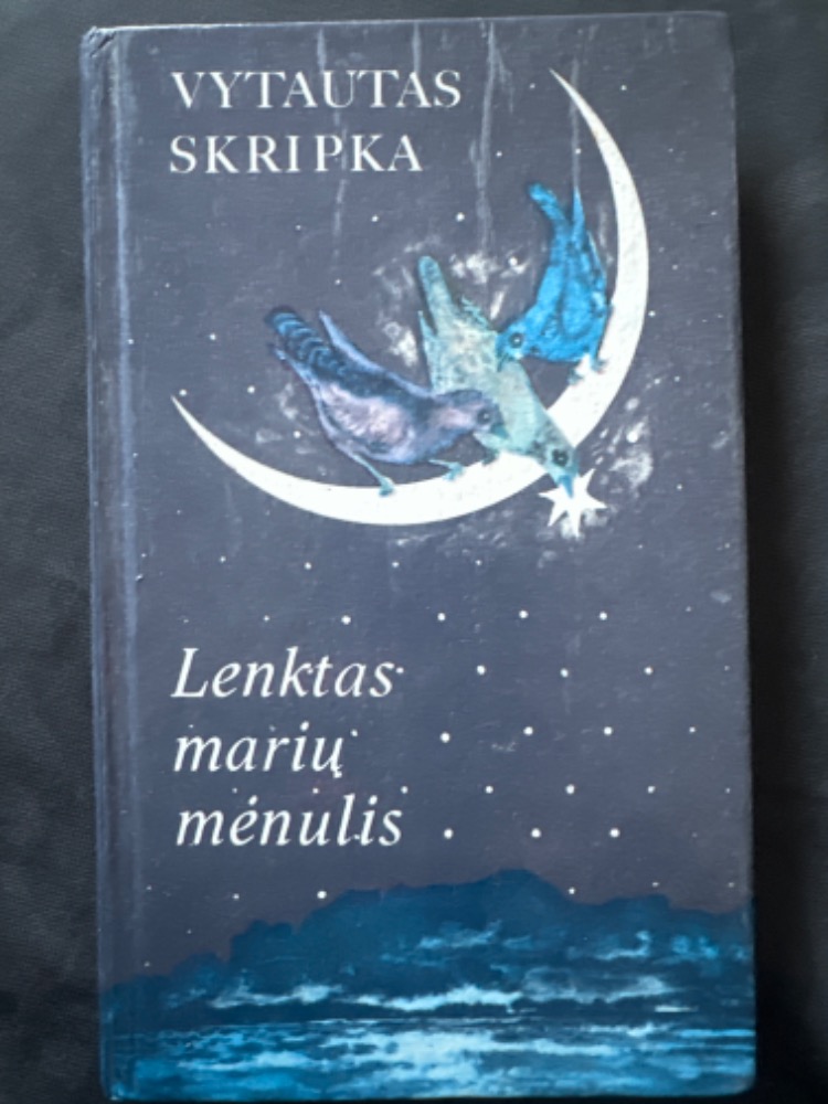 Lenktas marių mėnulis