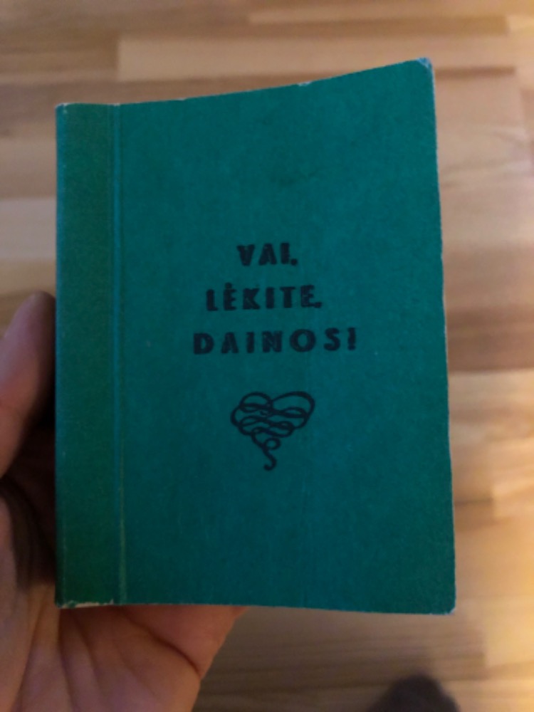 Vai, lėkite, dainos!