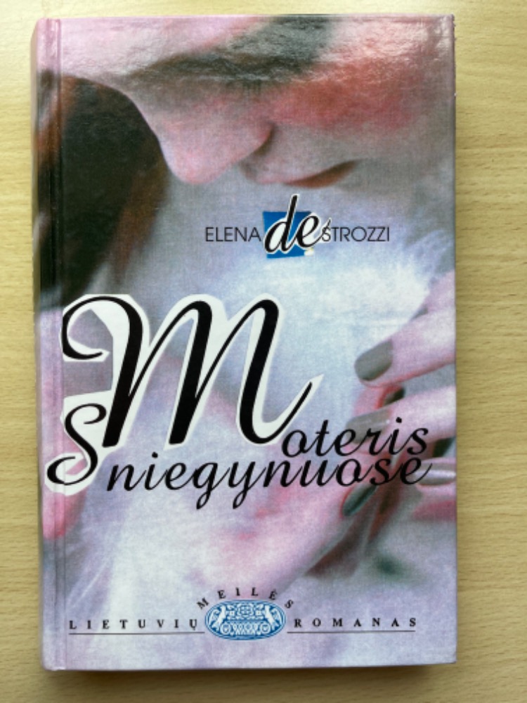Moteris Sniegynuose