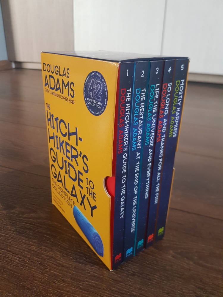 The Hitchhiker's guide to the galaxy collectio