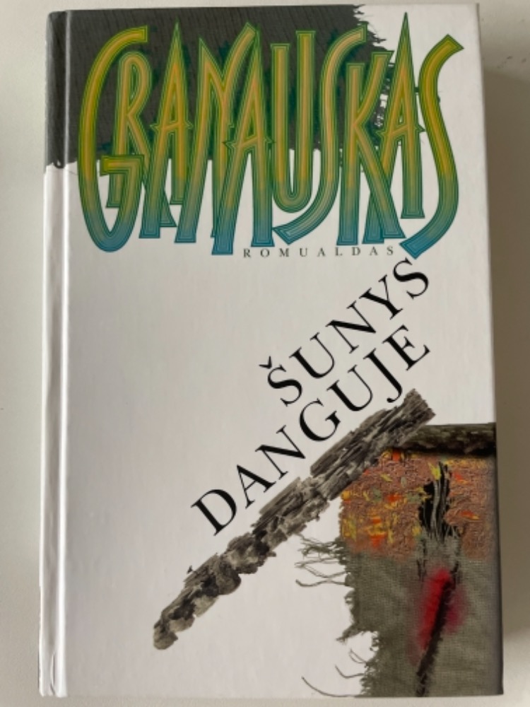 Šunys danguje