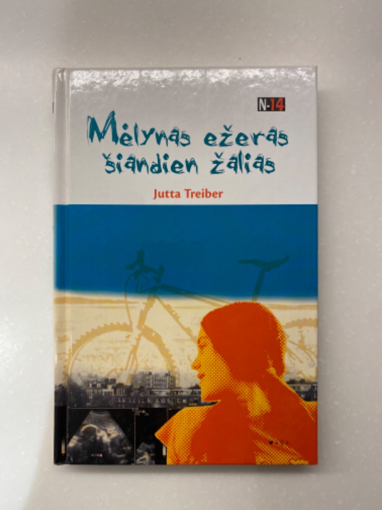 Mėlynas ežeras šiandien žalias