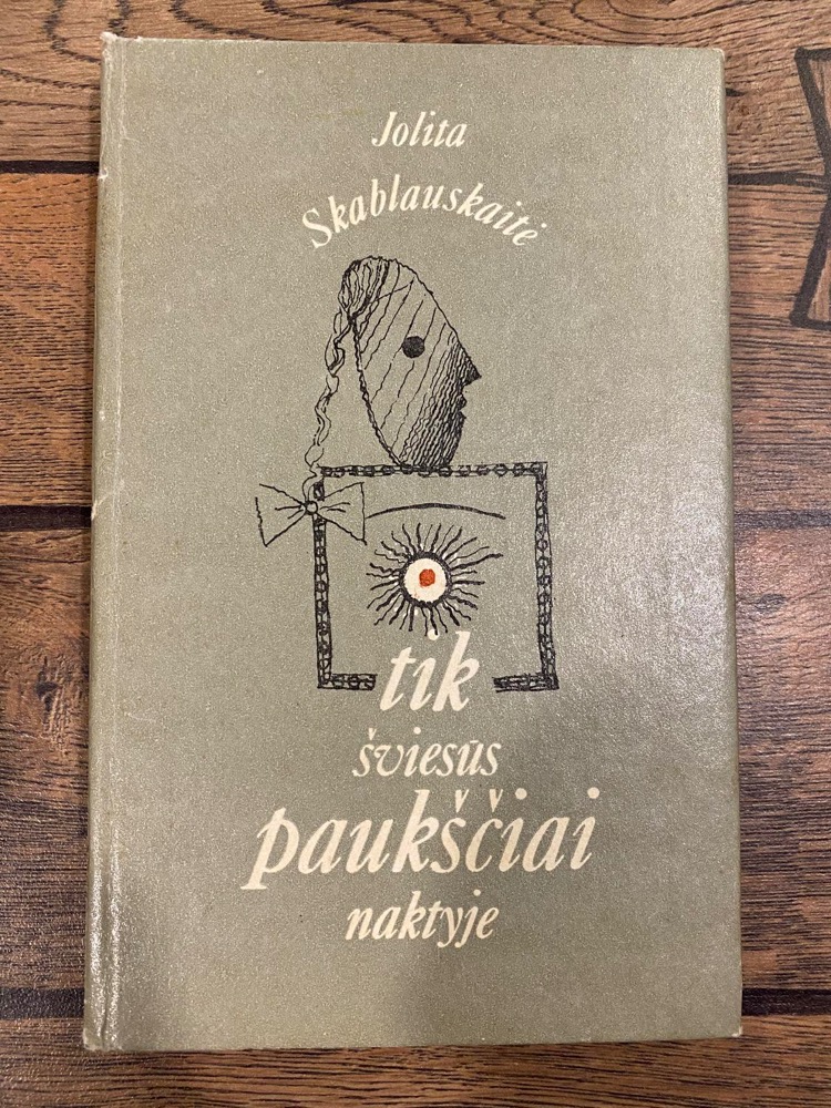 Tik šviesūs paukščiai naktyje