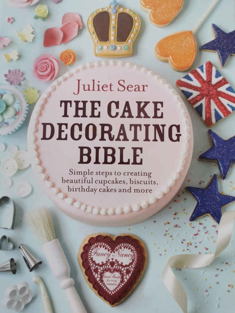 The cake decorating bible