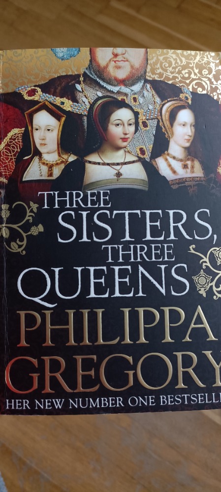Three sisters, three queens 