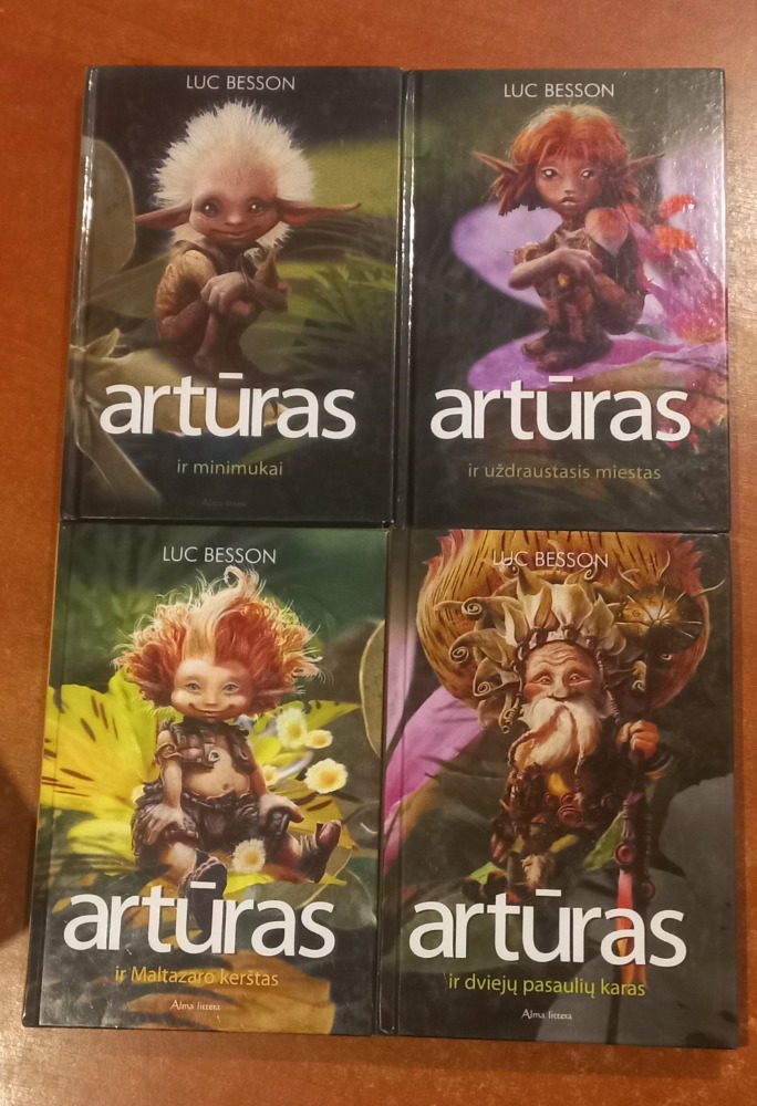 Artūras ir minimukai. 4-ių knygų rinkinys