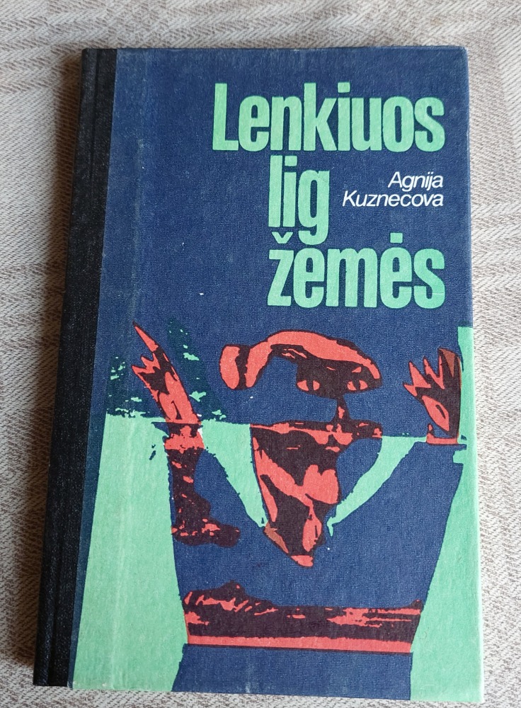 Lenkiuosi lig žemės 