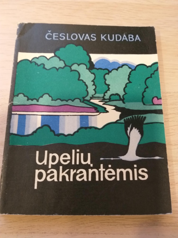 Upelių pakrantėmis