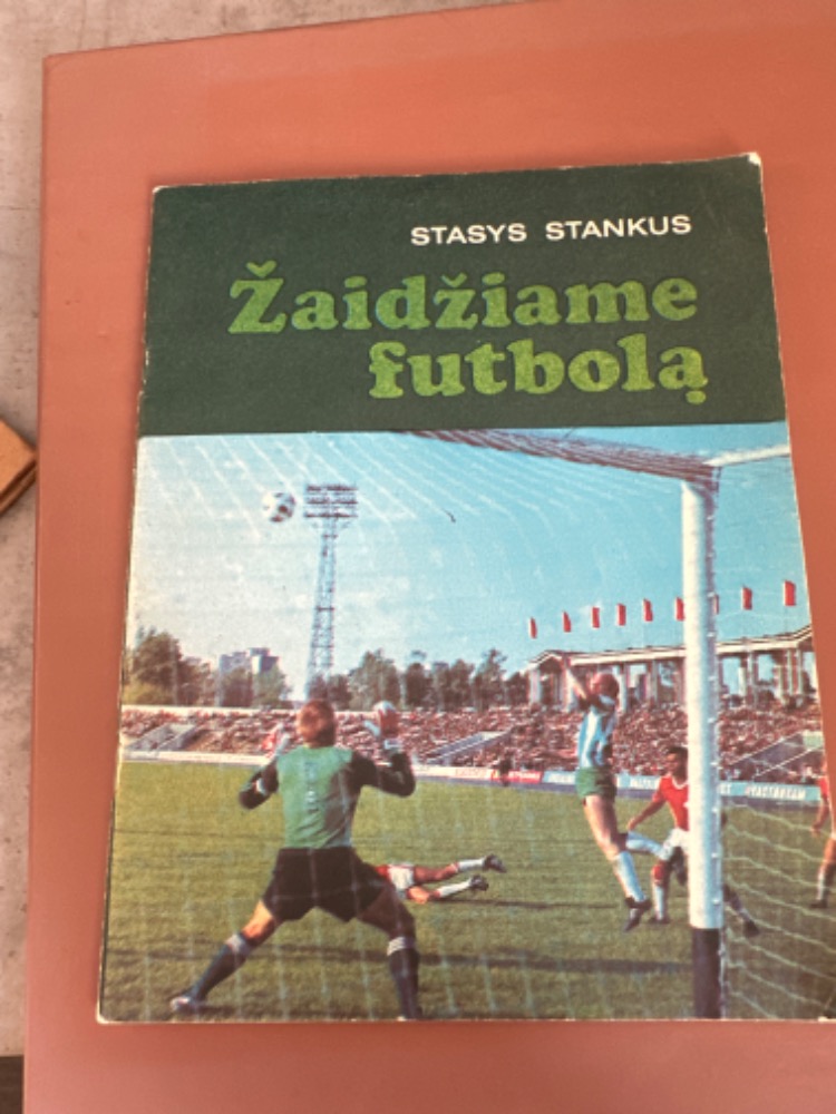 Žaidžiame futbolą