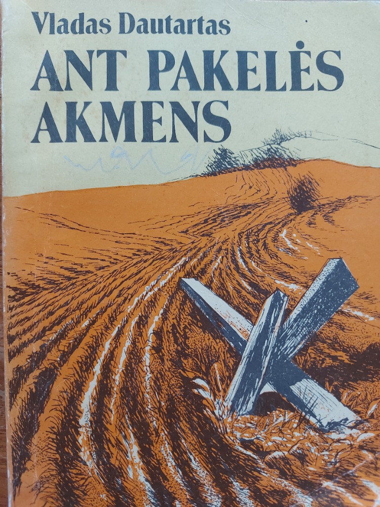 Ant pakelės akmens