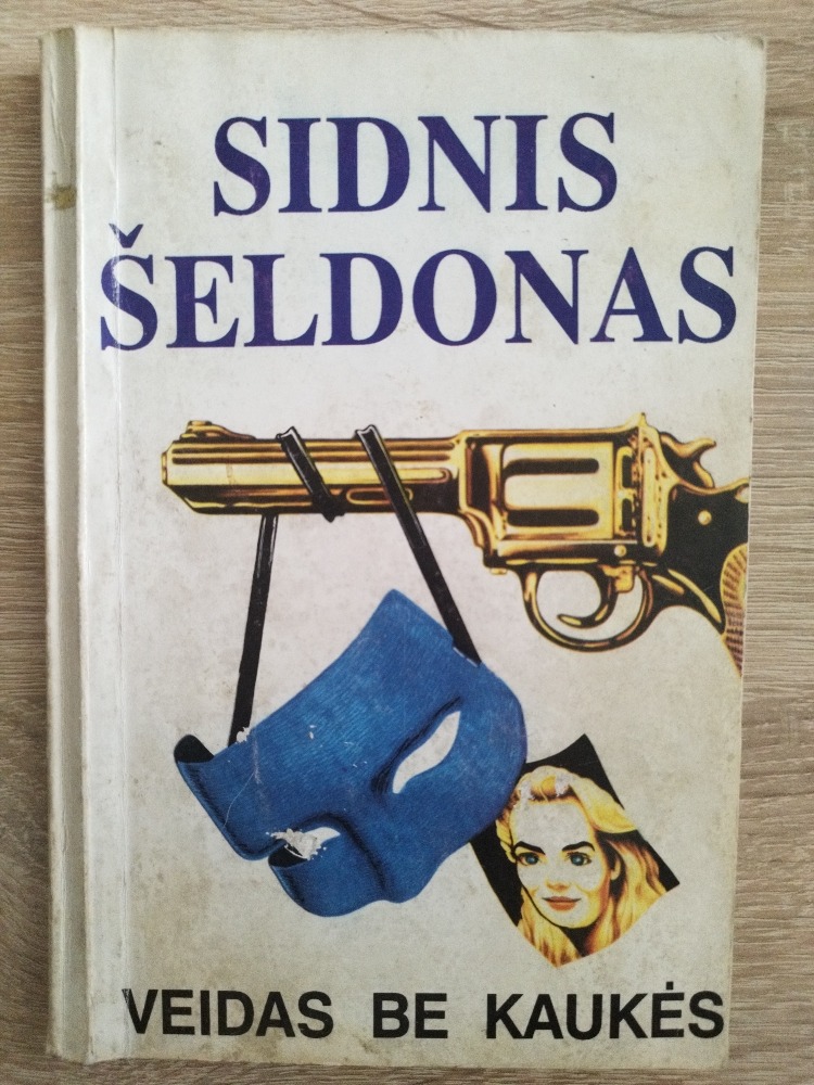 Veidas be kaukės