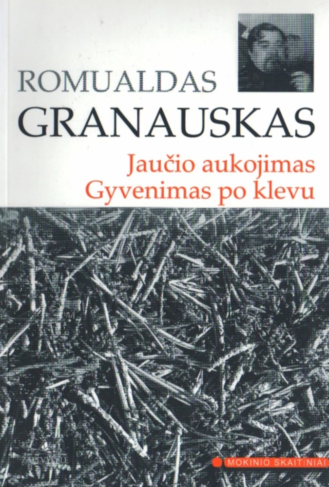 Jaučio aukojimas. Gyvenimas po klevu